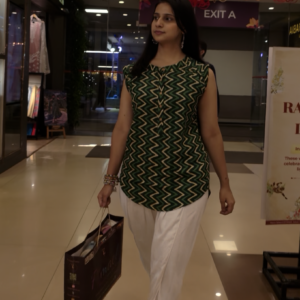 Women Green Zigzag Print Jam Cotton Short Kurti Casual Wear